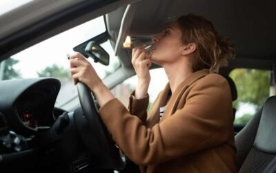 Tomando Acción: Iniciativas Educativas para Combatir la Conducción Distraída